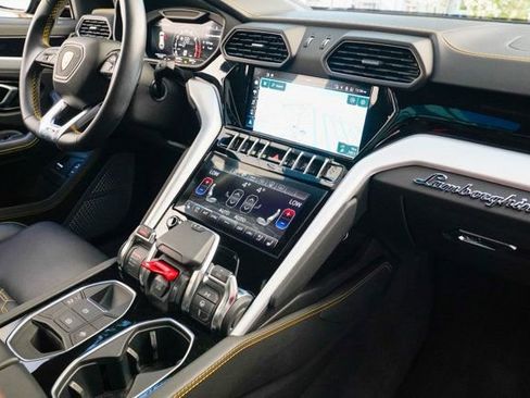 Used 2022 Lamborghini Urus image 83