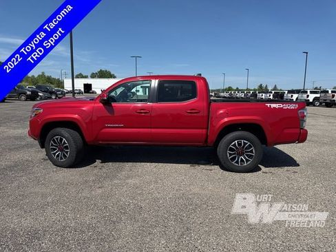 Used 2022 Toyota Tacoma TRD Sport AWD/4WD image 3