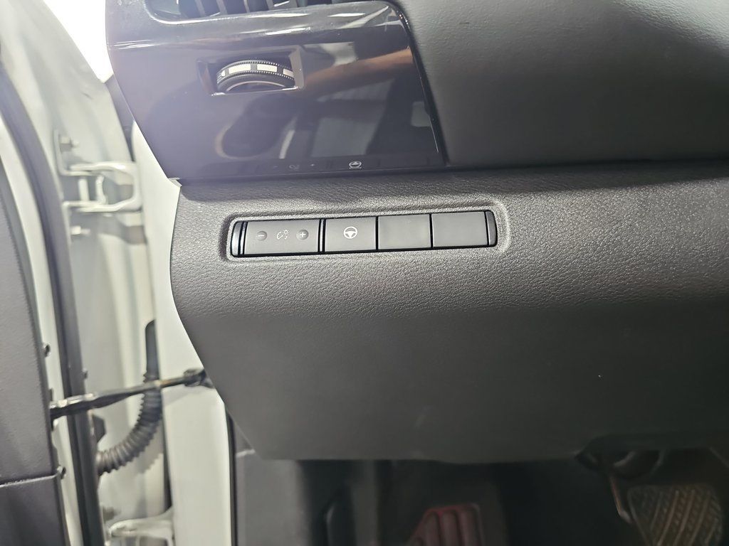 Certified 2024 Nissan Pathfinder SV AWD/4WD image 25