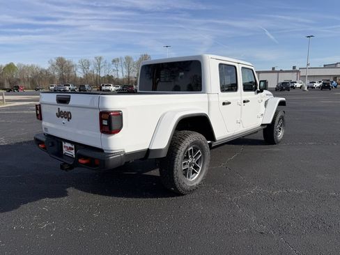 New 2026 Jeep Gladiator Mojave w/ Technology Group AWD/4WD image 11