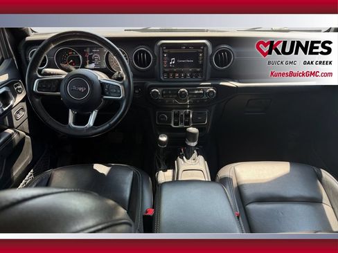 Used 2019 Jeep Wrangler Unlimited Sahara w/ Dual Top Group AWD/4WD image 25