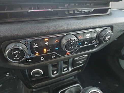 Used 2024 Jeep Wrangler Sport S image 21