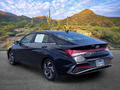 Used 2025 Hyundai Elantra SEL FWD image 7