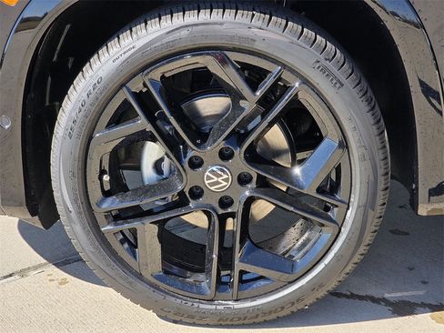 New 2026 Volkswagen Tiguan SE R-Line image 10