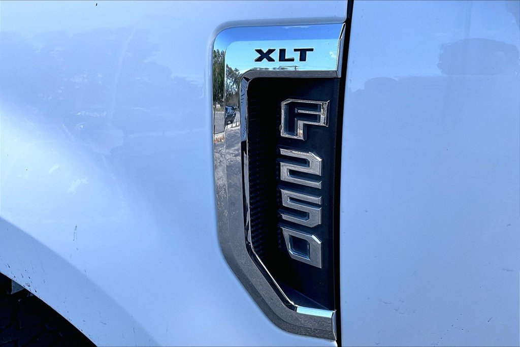 Used 2019 Ford F250 XLT w/ XLT Premium Package AWD/4WD image 23