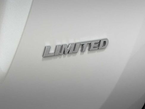 Used 2013 Toyota RAV4 Limited AWD/4WD image 29