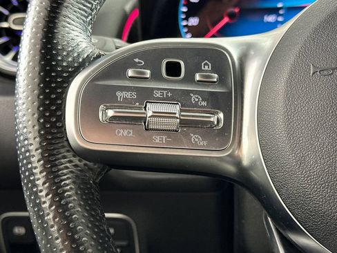 Used 2023 Mercedes-Benz GLB 250 image 30