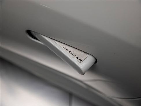 Used 2024 Jaguar F-TYPE R AWD/4WD image 17