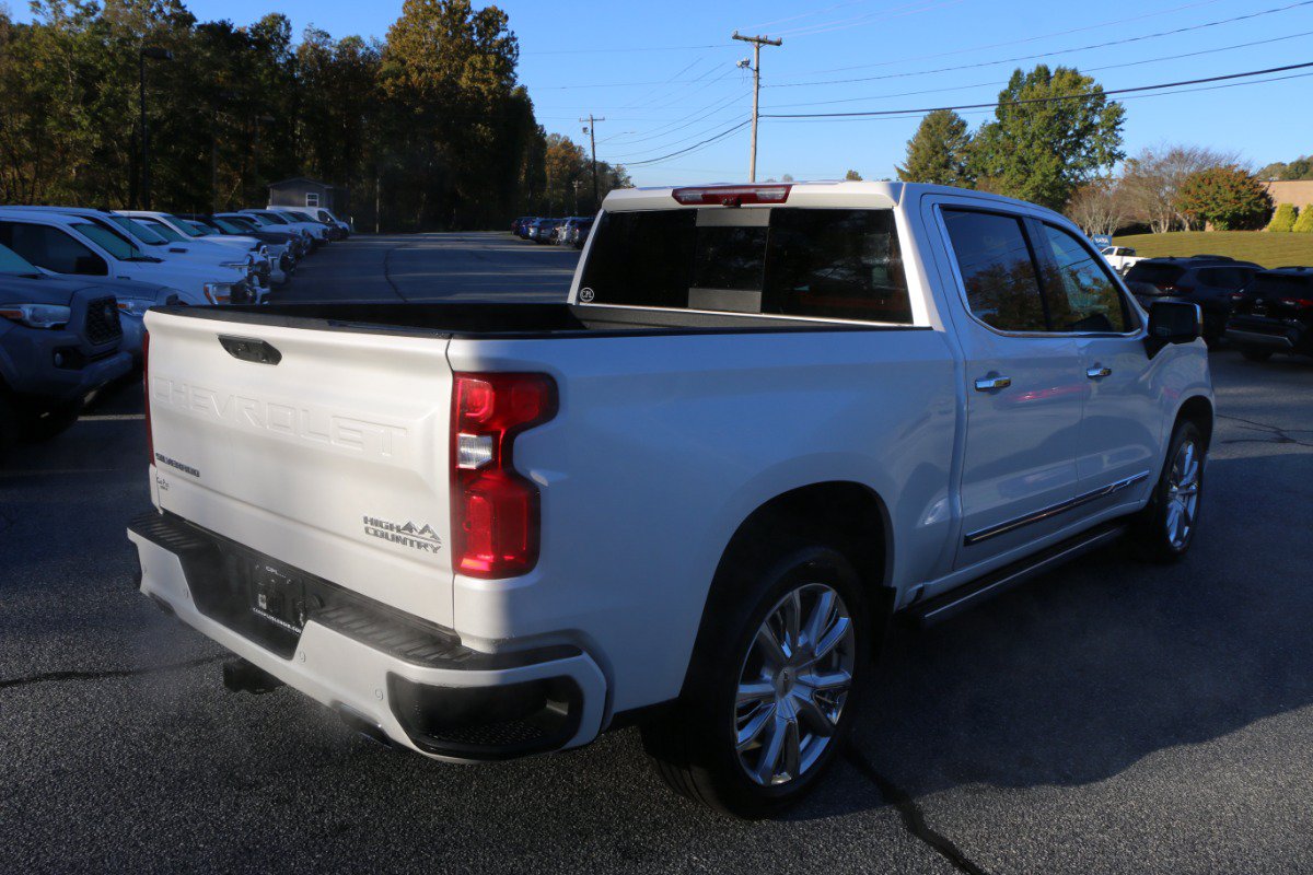 Used 2023 Chevrolet Silverado 1500 High Country w/ High Country Premium Package AWD/4WD image 7