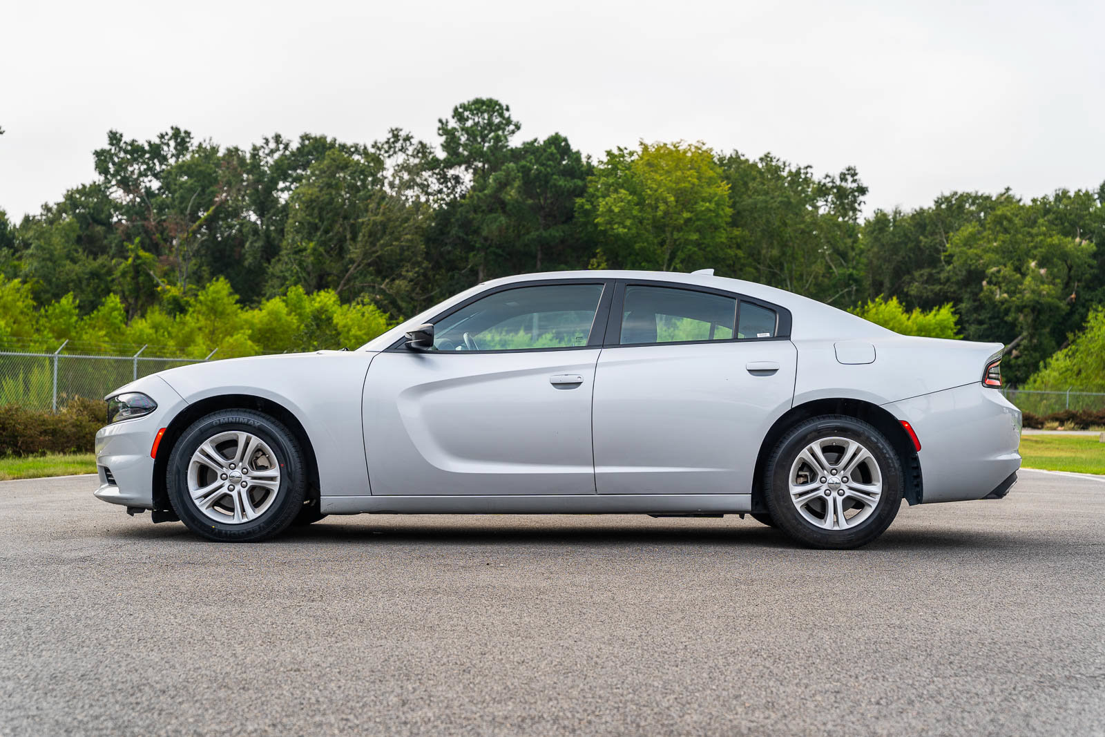 Used 2023 Dodge Charger SXT RWD image 4