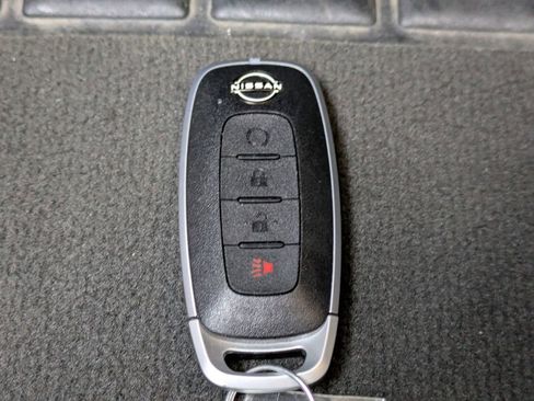 Used 2023 Nissan Kicks SR image 30