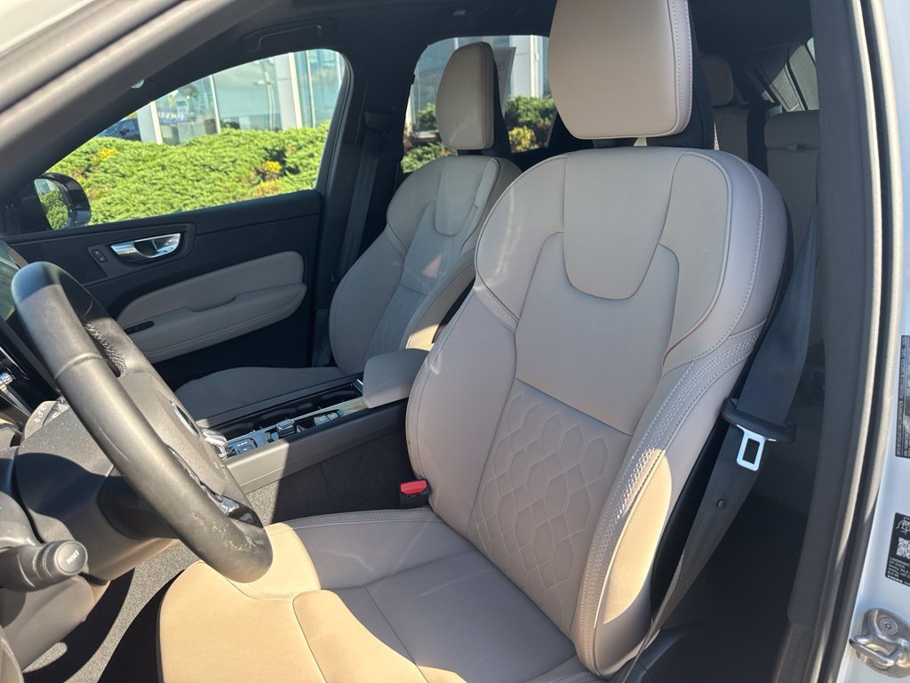 Used 2026 Volvo XC60 B5 Plus AWD/4WD image 19