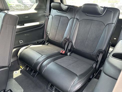 Used 2024 Jeep Grand Cherokee L Altitude AWD/4WD image 10