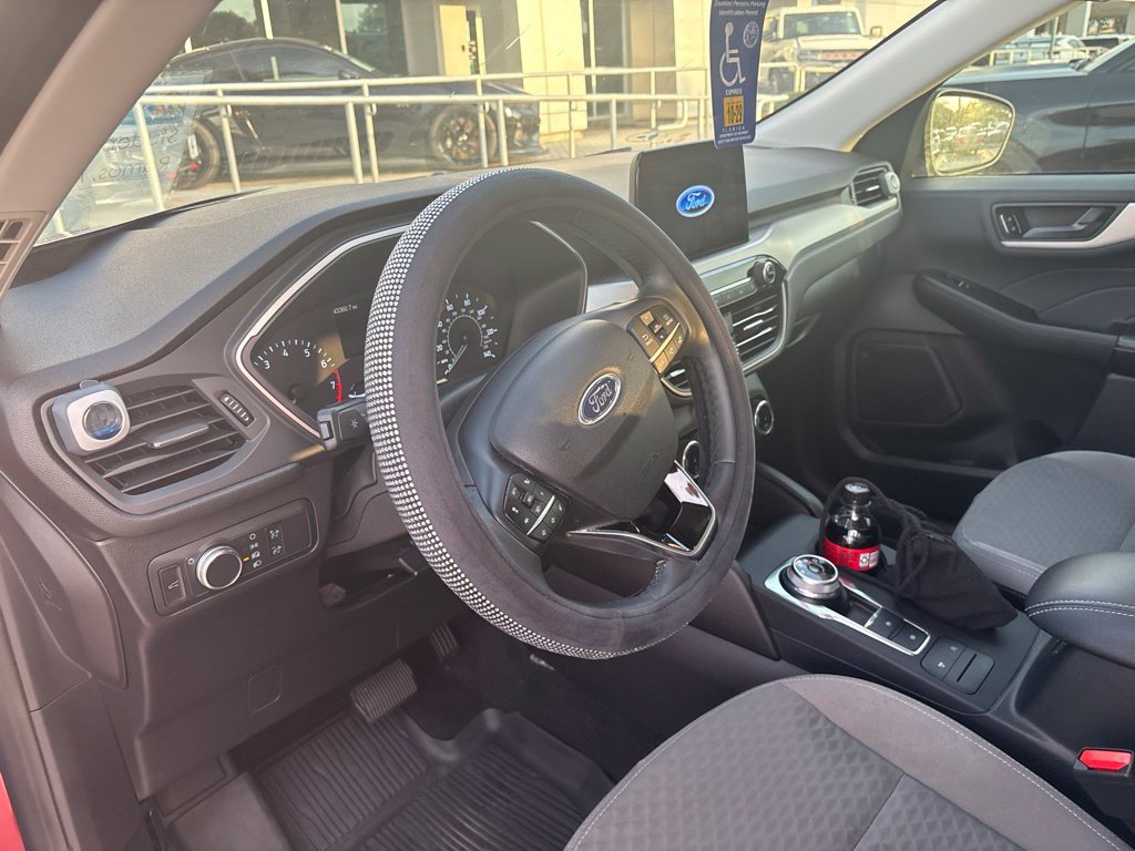 Used 2022 Ford Escape SE w/ SE Sport Appearance Package FWD image 5