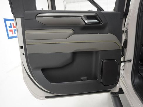 New 2026 Chevrolet Silverado 2500 ZR2 w/ LPO, Dark Essentials Package image 31