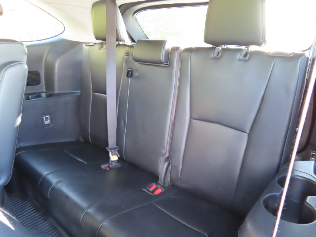 Used 2021 Toyota Highlander XLE AWD/4WD image 32