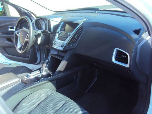 Used 2017 Chevrolet Equinox LT w/ Convenience Package image 11