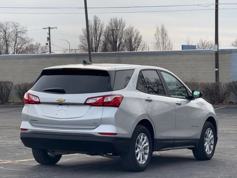 Used 2020 Chevrolet Equinox LS w/ LS Convenience Package image 5