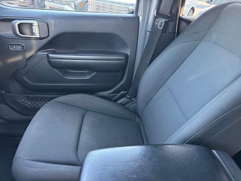 Used 2021 Jeep Gladiator Sport AWD/4WD image 8