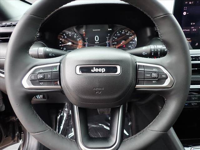 Used 2023 Jeep Compass Latitude w/ Convenience Group AWD/4WD image 14