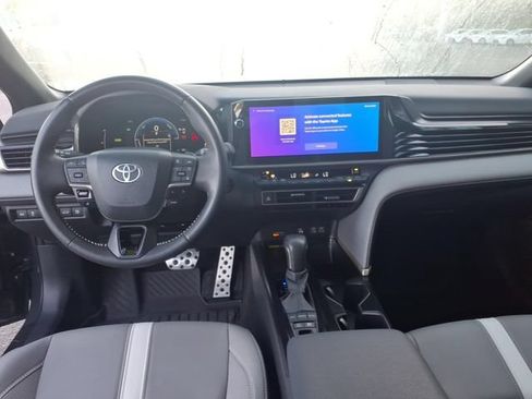 Used 2025 Toyota Camry SE w/ Multimedia Upgrade Package FWD image 9