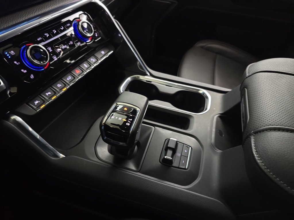 Used 2024 GMC Sierra 1500 Denali AWD/4WD image 27