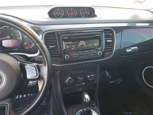 Used 2013 Volkswagen Beetle 2.0T image 17