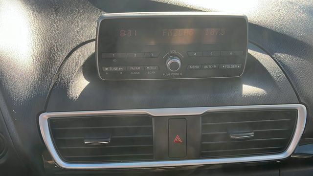 Used 2014 MAZDA MAZDA3 i Touring FWD image 11