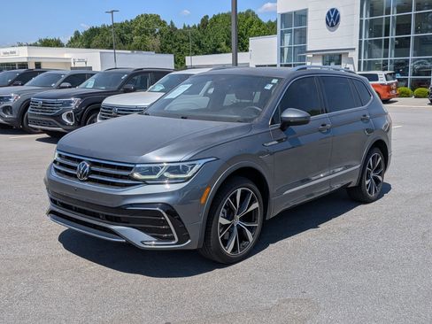 Used 2023 Volkswagen Tiguan SEL R-Line image 7