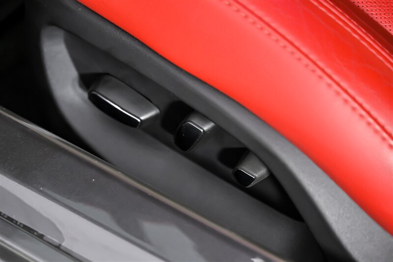 Used 2016 Chevrolet Corvette Z06 w/ 3LZ Preferred Equipment Group RWD image 23
