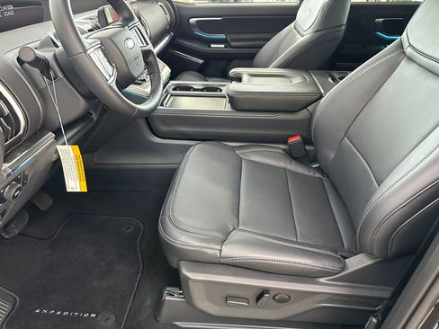 New 2026 Ford Expedition Platinum w/ Stealth Performance Package image 31