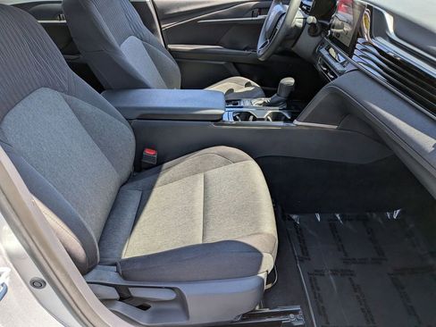 Used 2025 Toyota Camry LE image 27