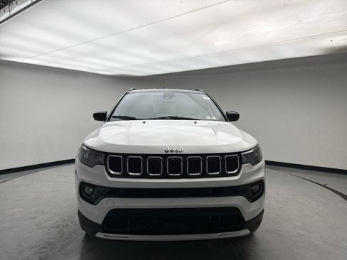 Used 2023 Jeep Compass Limited image 8