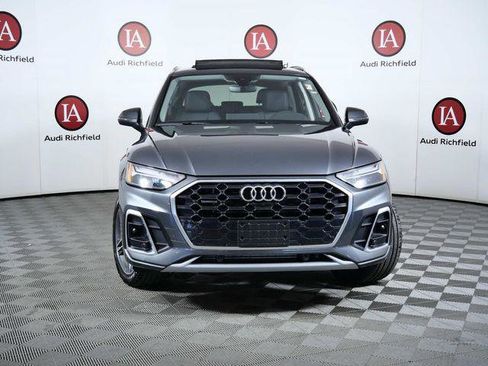 Used 2024 Audi Q5 e Premium Plus w/ Premium Plus Package image 3