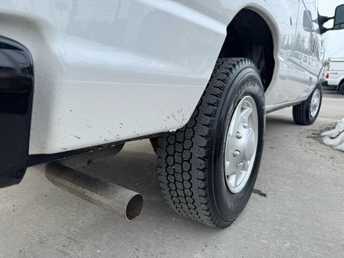 Used 2012 Ford E-250 and Econoline 250 w/ Insulation Pkg image 15