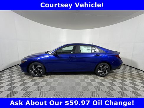 Used 2025 Hyundai Elantra Sport image 4