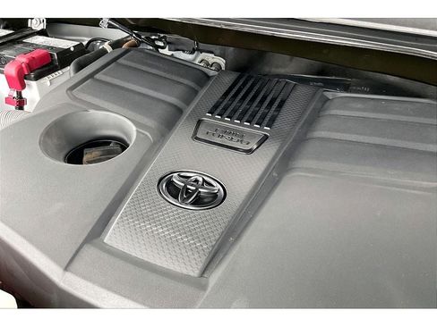 Used 2025 Toyota Tundra Limited w/ TRD Off-Road Package AWD/4WD image 34