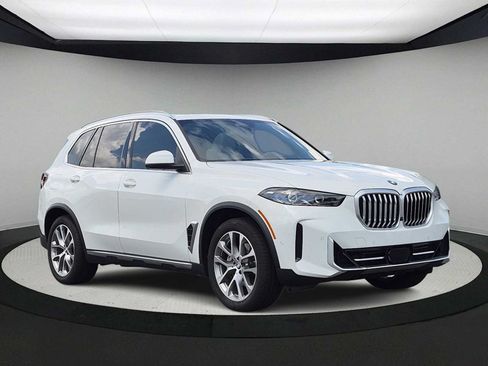 Used 2024 BMW X5 xDrive40i w/ Premium Package AWD/4WD image 2