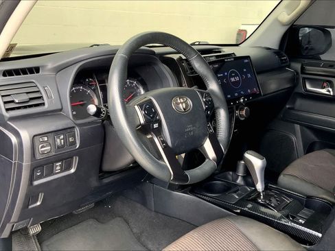 Used 2020 Toyota 4Runner TRD Off-Road AWD/4WD image 2