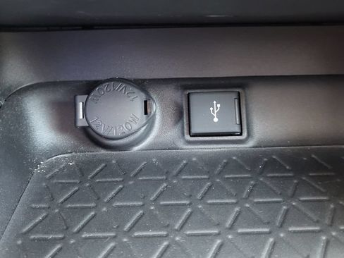 Used 2022 Toyota RAV4 XLE Premium AWD/4WD image 37