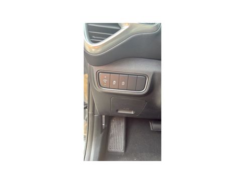 Used 2025 Kia Soul LX w/ LX Technology Package FWD image 13