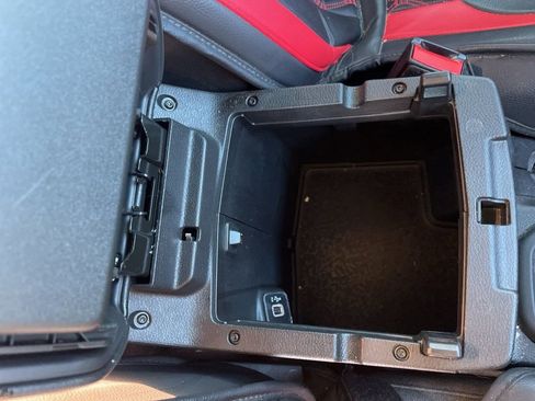 Used 2024 Jeep Wrangler Sport S image 39