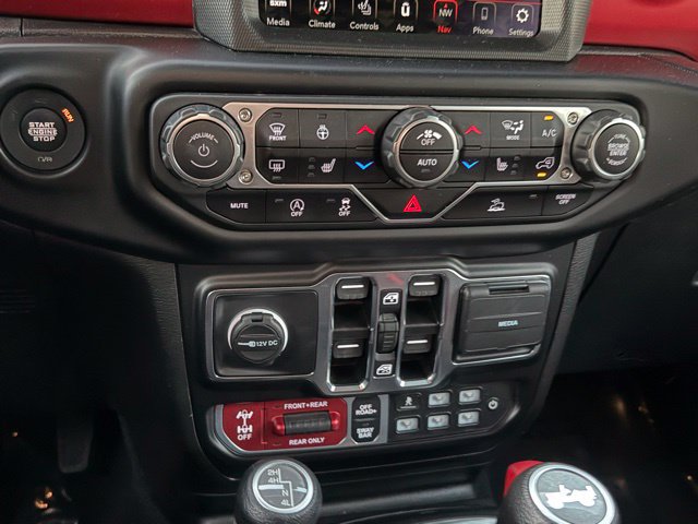 Used 2022 Jeep Wrangler Unlimited Rubicon w/ Cold Weather Group AWD/4WD image 22