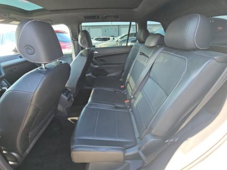 Used 2021 Volkswagen Tiguan SE R-Line FWD image 6