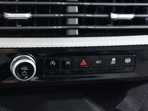 New 2025 Ford Explorer Active w/ Active Comfort Package image 30