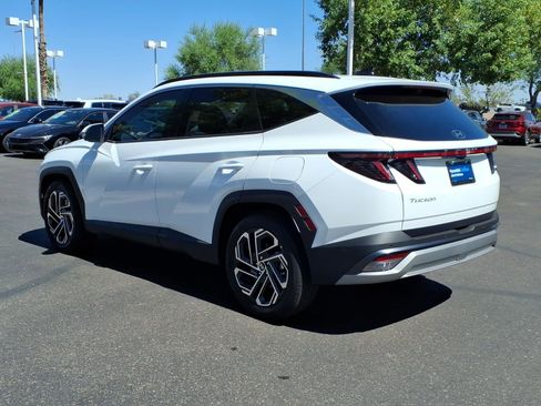Certified 2025 Hyundai Tucson Limited FWD image 4