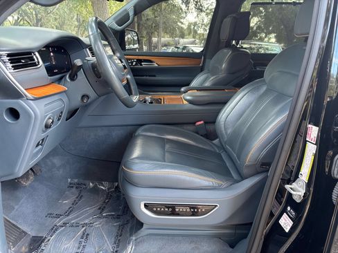 Used 2023 Jeep Grand Wagoneer Series II AWD/4WD image 30