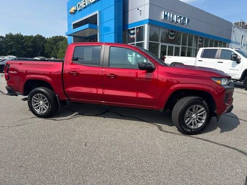 Used 2023 Chevrolet Colorado LT w/ LT Convenience Package AWD/4WD image 3