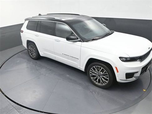 Used 2023 Jeep Grand Cherokee L Summit image 9