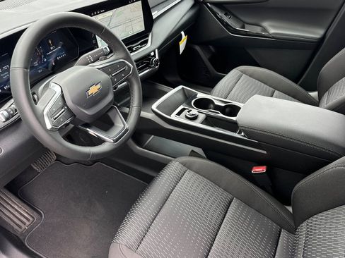 New 2026 Chevrolet Equinox LT w/ Safety and Technology Package FWD image 10
